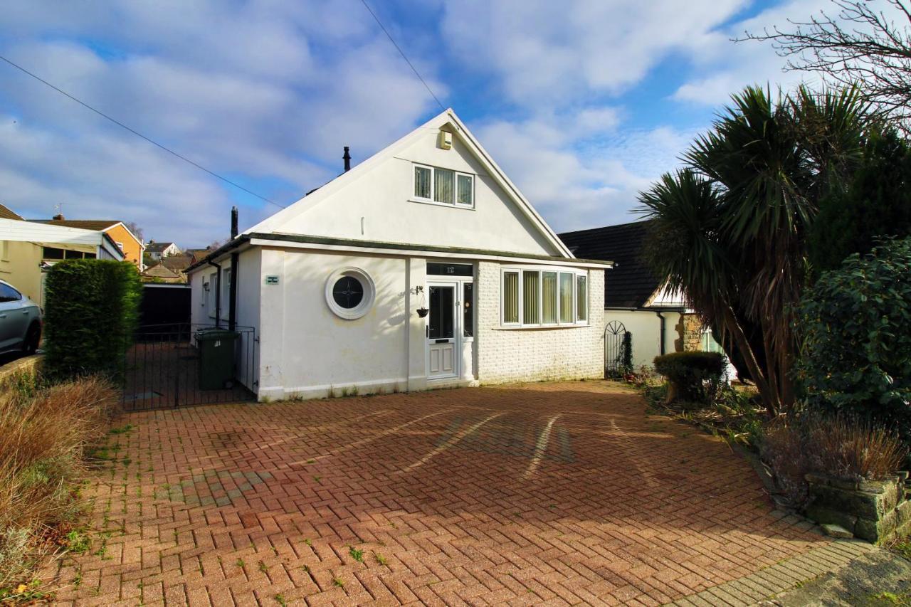Becky'S Bungalow By Ty Sa -Spacious 4 Bed Bungalowカーディフ エクステリア 写真